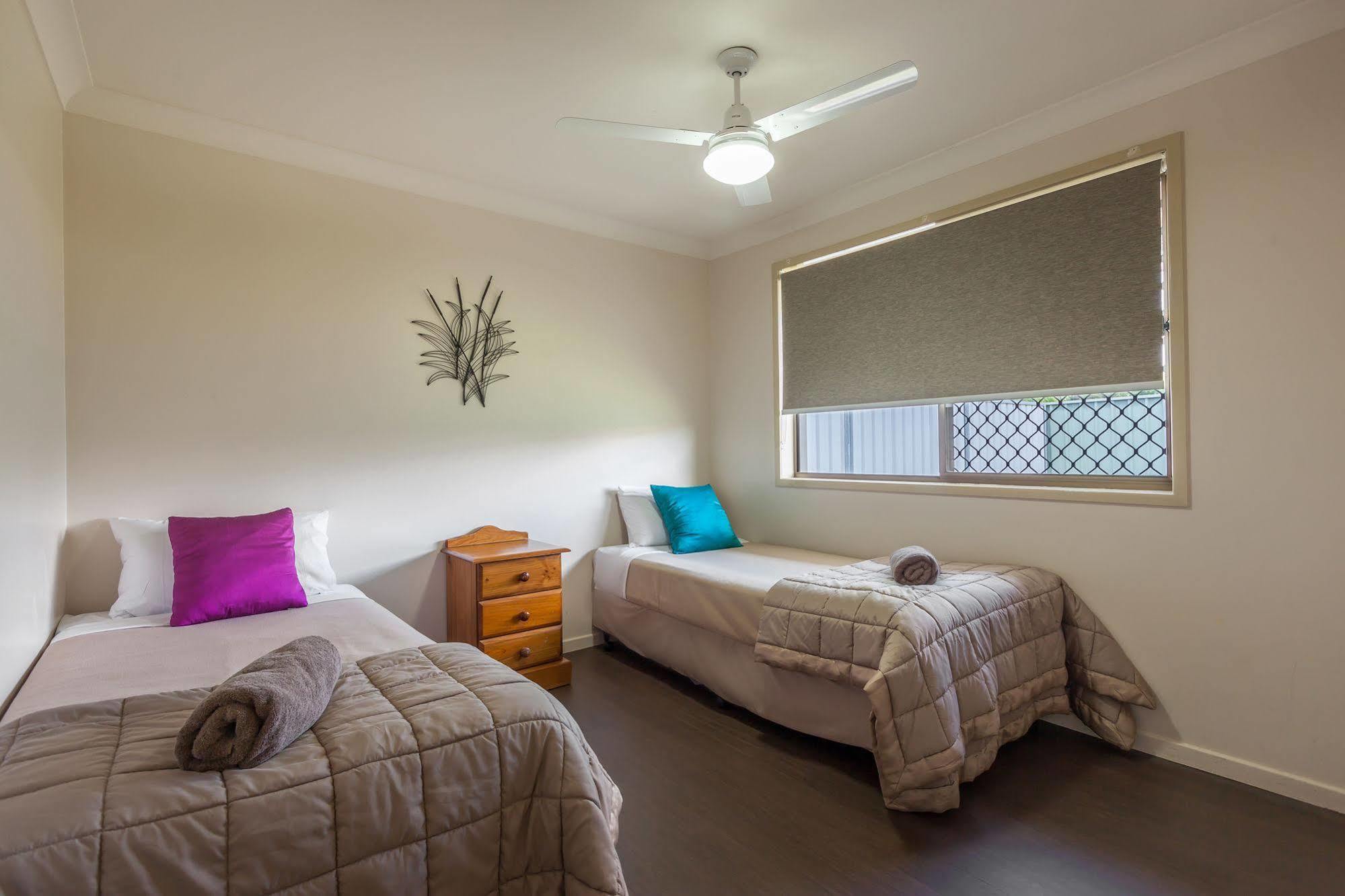טוומבה Clifford Gardens Motor Inn מראה חיצוני תמונה