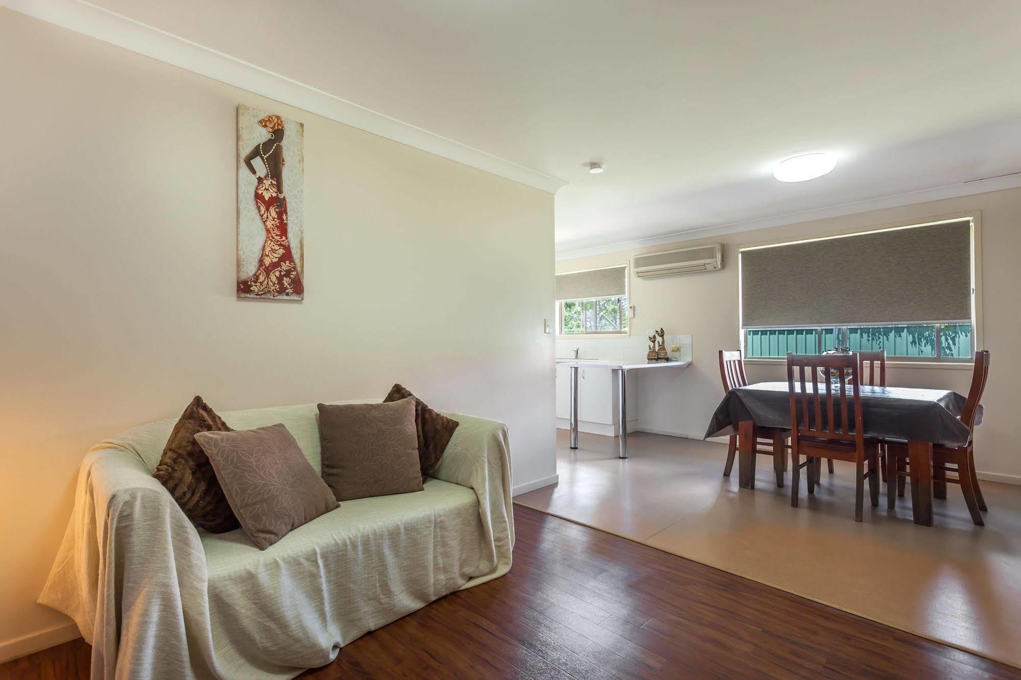 טוומבה Clifford Gardens Motor Inn מראה חיצוני תמונה