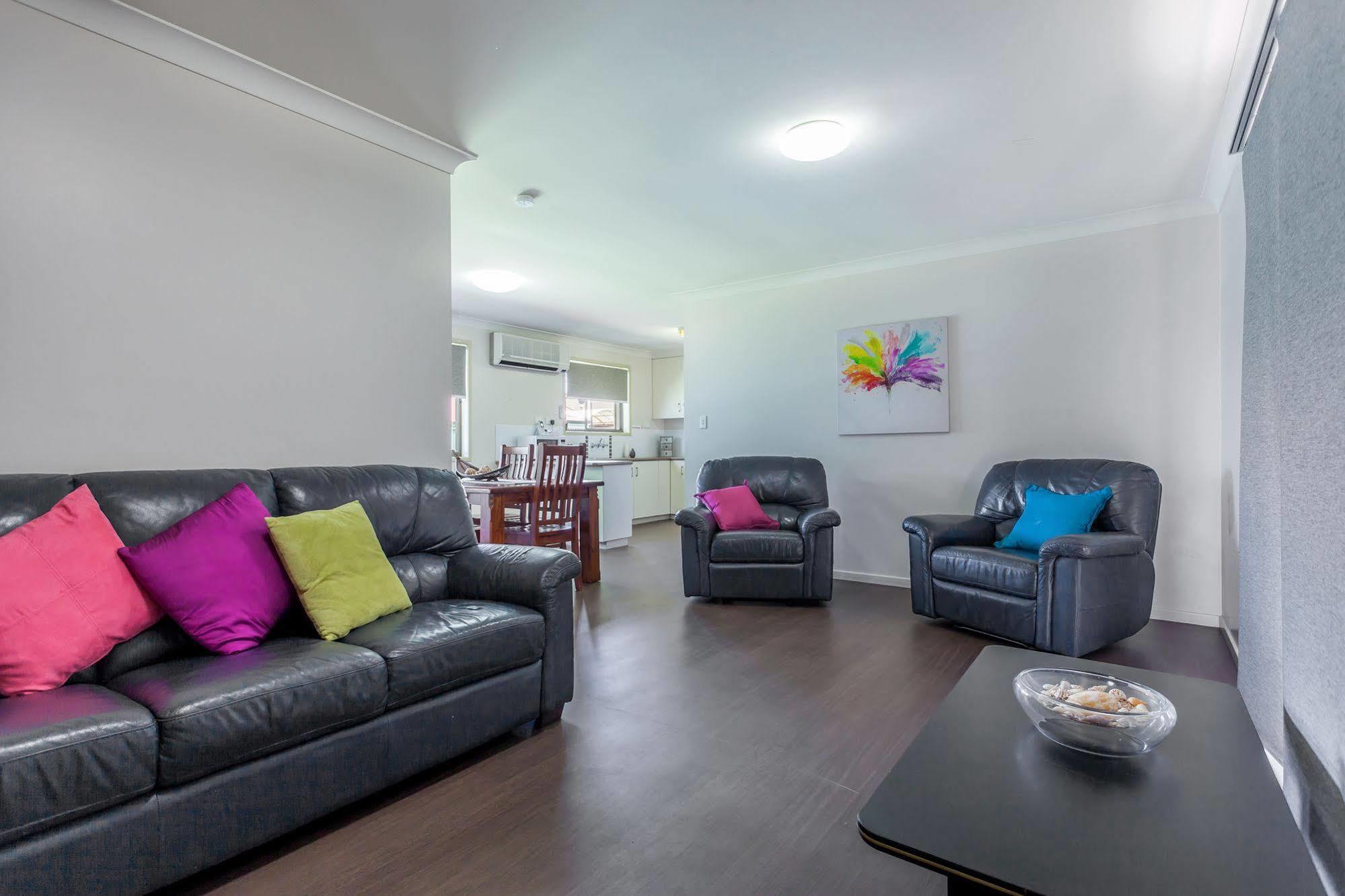 טוומבה Clifford Gardens Motor Inn מראה חיצוני תמונה