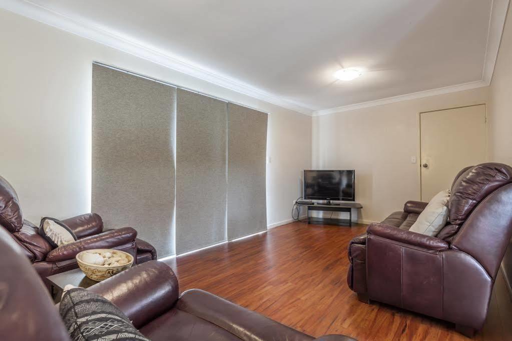 טוומבה Clifford Gardens Motor Inn מראה חיצוני תמונה