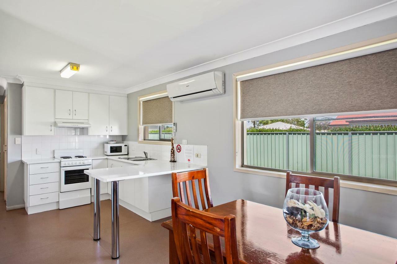 טוומבה Clifford Gardens Motor Inn מראה חיצוני תמונה