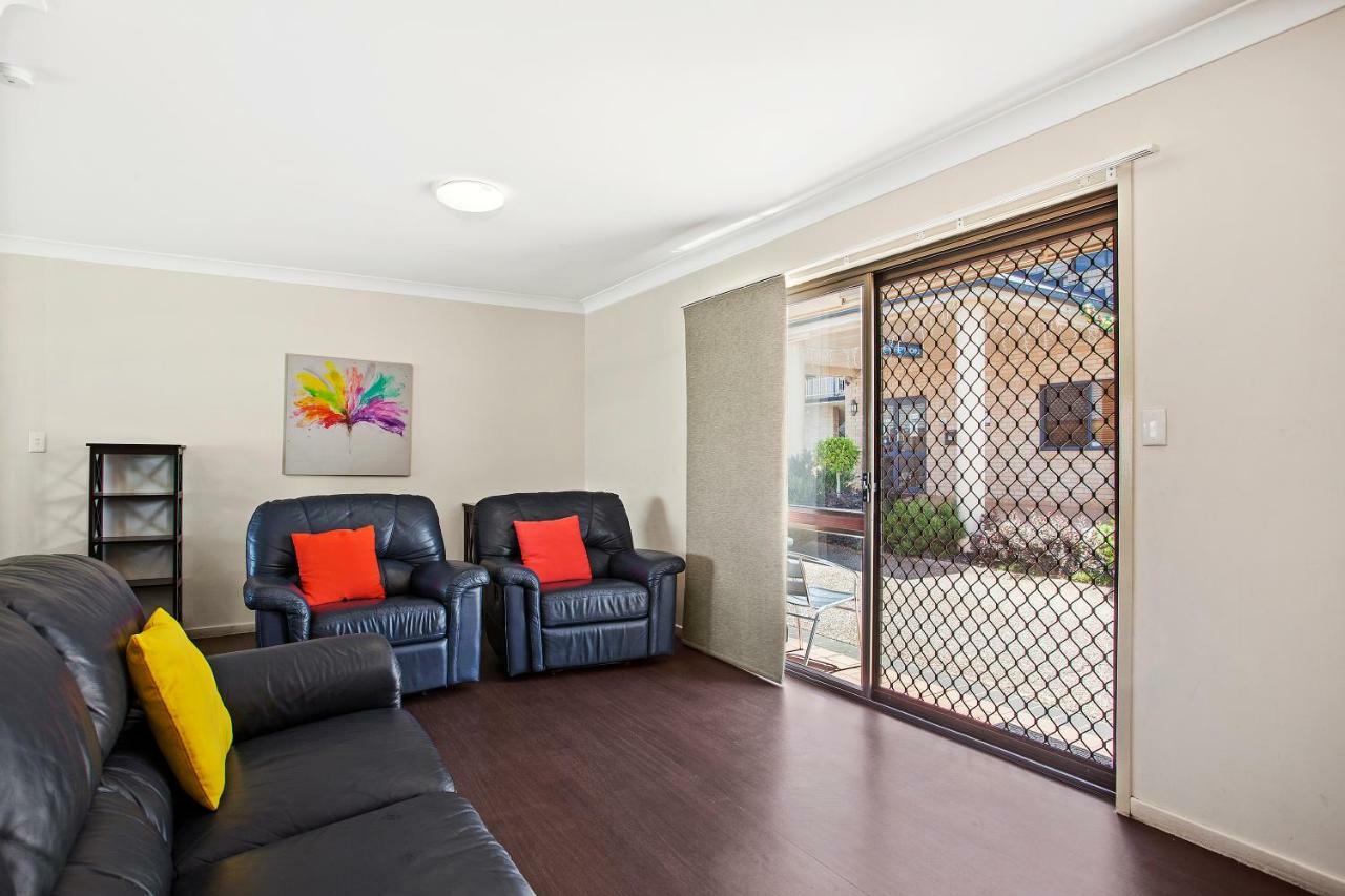 טוומבה Clifford Gardens Motor Inn מראה חיצוני תמונה