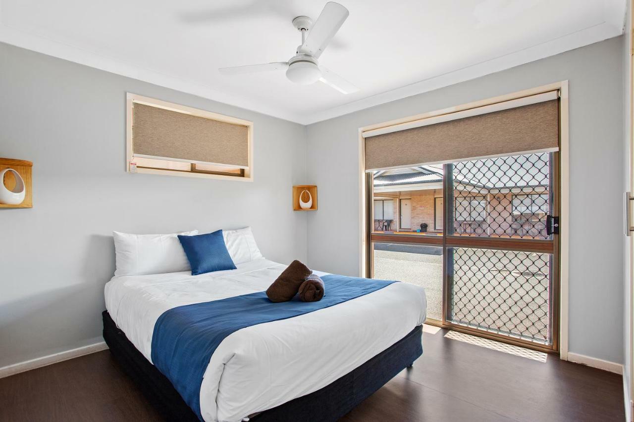 טוומבה Clifford Gardens Motor Inn מראה חיצוני תמונה