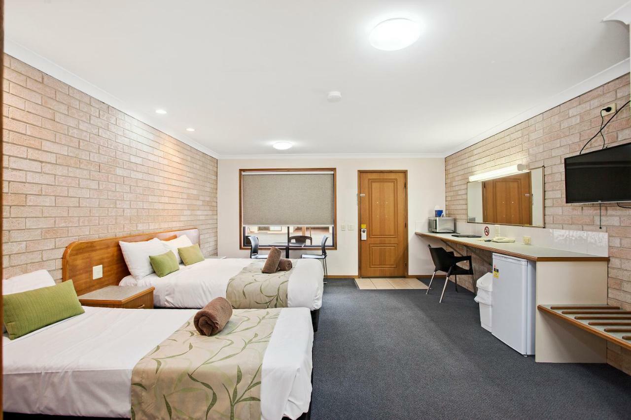 טוומבה Clifford Gardens Motor Inn מראה חיצוני תמונה